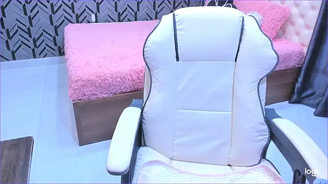 Snapshot of Toyota_Motor_Corporation chatting on 09.22.25 Toyota Motor Corporation online show from 09.22.25