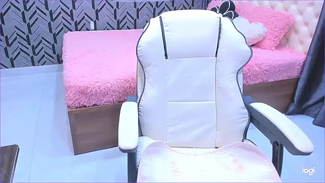 Snapshot of Toyota_Motor_Corporation chatting on 10.06.25 Toyota Motor Corporation online show from 10.06.25