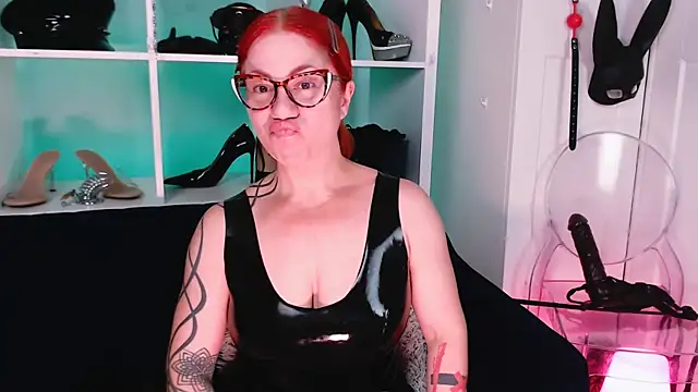 Snapshot of Ella__Kross chatting on 03.15.25 Ella Kross online show from 03.15.25