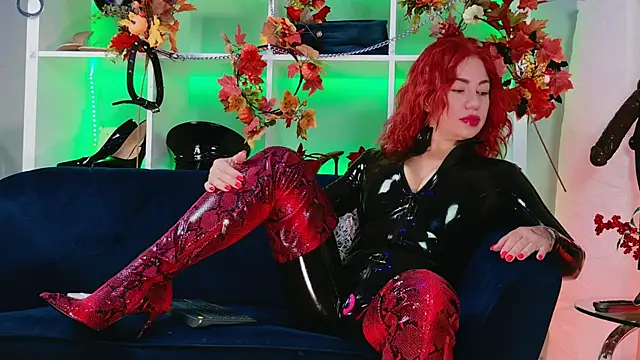 Snapshot of Ella__Kross chatting on 09.25.25 Ella Kross online show from 09.25.25