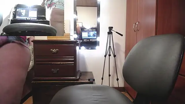 Snapshot of zoe_hotxxx chatting on 02.20.26 zoe hotxxx online show from 02.20.26