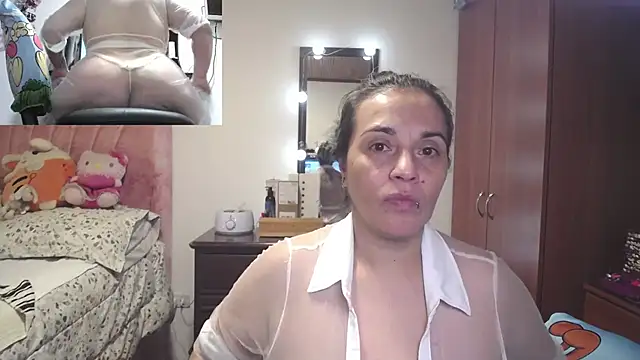 Snapshot of zoe_hotxxx chatting on 03.23.26 zoe hotxxx online show from 03.23.26