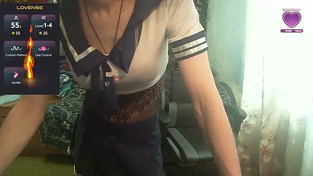 Snapshot of ketiv10 chatting on 10.25.25 ketiv10 online show from 10.25.25