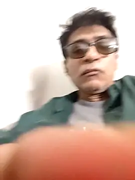 Snapshot of iamkahn_44 chatting on 02.11.26 iamkahn 44 online show from 02.11.26