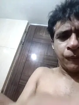 Snapshot of iamkahn_44 chatting on 02.14.26 iamkahn 44 online show from 02.14.26