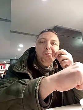 Snapshot of Pokaz2020 chatting on 12.24.24 Pokaz2020 online show from 12.24.24