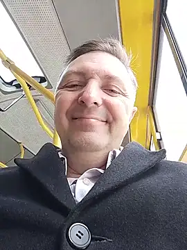 Snapshot of Pokaz2020 chatting on 10.17.25 Pokaz2020 online show from 10.17.25