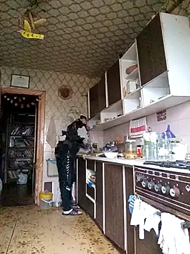 Snapshot of Pokaz2020 chatting on 11.20.25 Pokaz2020 online show from 11.20.25