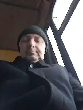 Snapshot of Pokaz2020 chatting on 11.22.25 Pokaz2020 online show from 11.22.25