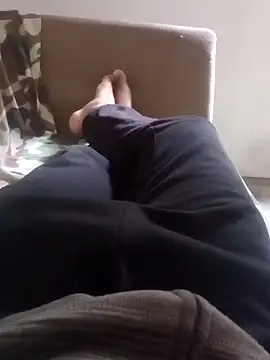 Snapshot of garoto1997 chatting on 10.31.25 garoto1997 online show from 10.31.25