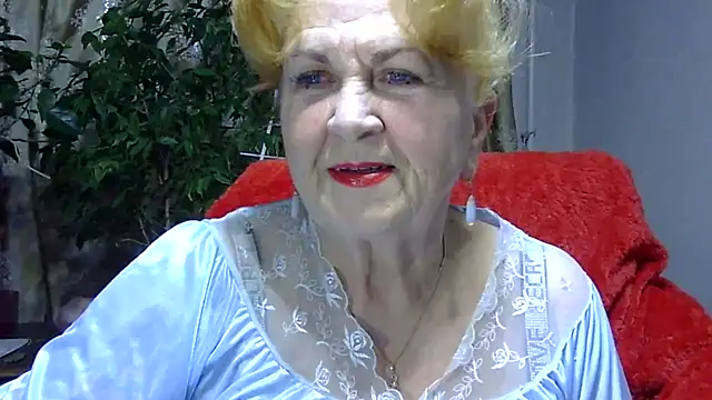 Emma52610 online show from 01.22.25