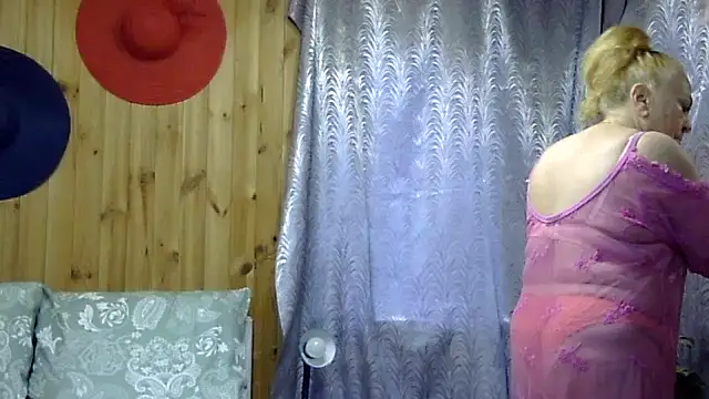 Emma52610 online show from 10.08.25