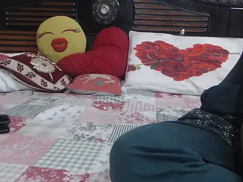 prettyindiandoll online show from 04.23.26