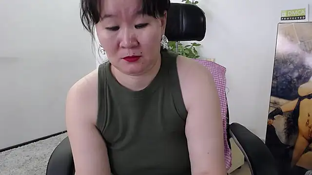 Snapshot of Akira_xx chatting on 11.19.25 Akira xx online show from 11.19.25