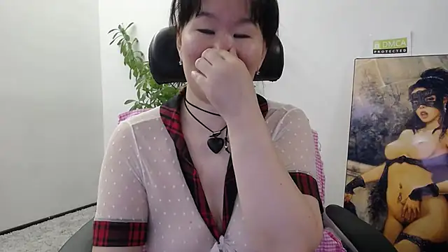 Snapshot of Akira_xx chatting on 11.23.25 Akira xx online show from 11.23.25