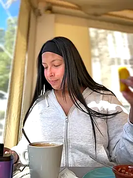 DannaaMeliza online show from 11.21.25