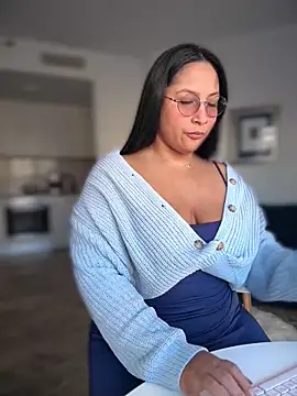 DannaaMeliza online show from 11.27.25