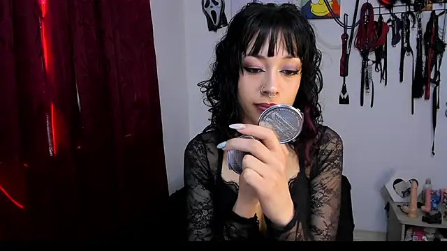 dungeongirls online show from 01.11.25