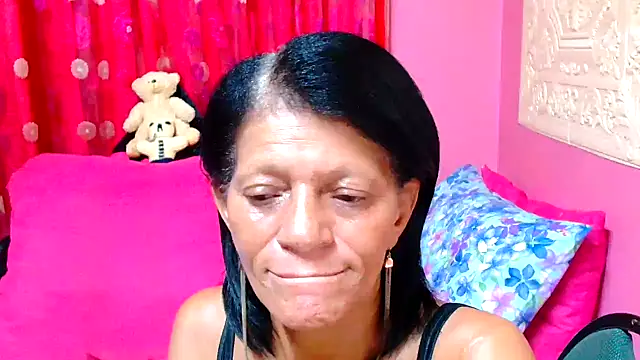 Snapshot of SLUTTYROXY chatting on 02.08.25 SLUTTYROXY online show from 02.08.25