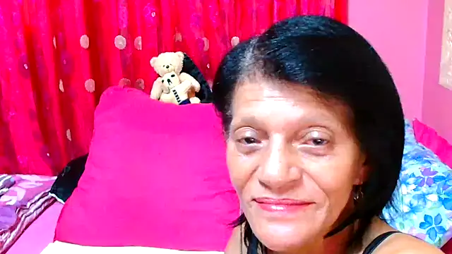 Snapshot of SLUTTYROXY chatting on 02.08.25 SLUTTYROXY online show from 02.08.25