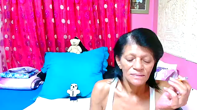 Snapshot of SLUTTYROXY chatting on 02.09.25 SLUTTYROXY online show from 02.09.25