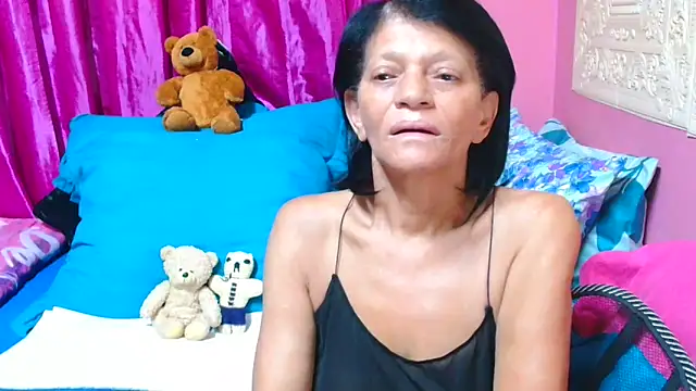 Snapshot of SLUTTYROXY chatting on 03.20.25 SLUTTYROXY online show from 03.20.25