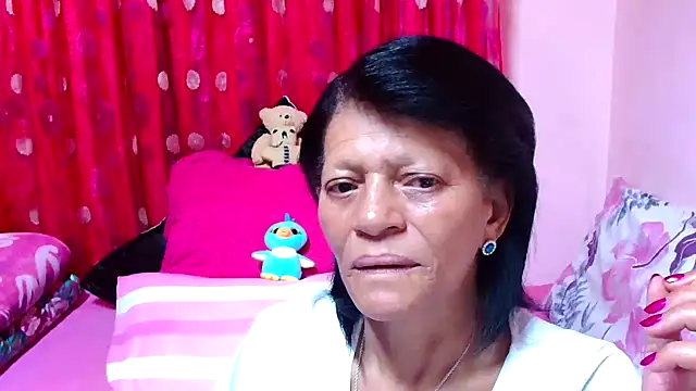 Snapshot of SLUTTYROXY chatting on 11.10.25 SLUTTYROXY online show from 11.10.25