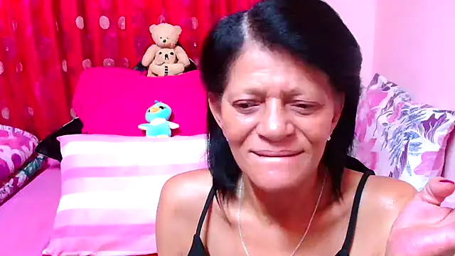 Snapshot of SLUTTYROXY chatting on 11.11.25 SLUTTYROXY online show from 11.11.25