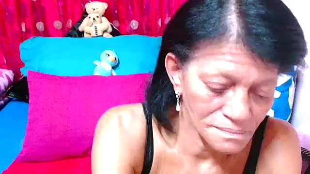 Snapshot of SLUTTYROXY chatting on 11.18.25 SLUTTYROXY online show from 11.18.25