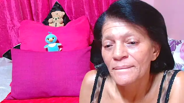 Snapshot of SLUTTYROXY chatting on 01.17.26 SLUTTYROXY online show from 01.17.26