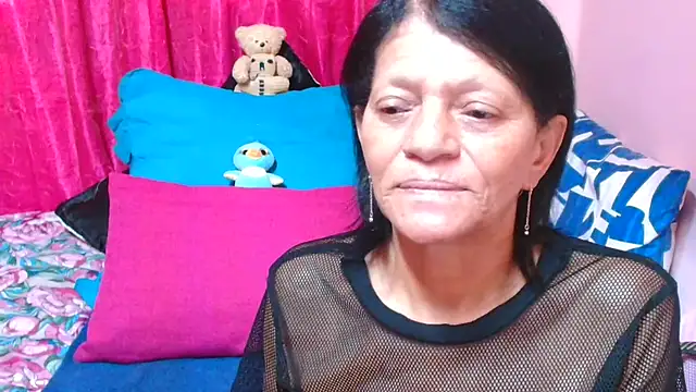 Snapshot of SLUTTYROXY chatting on 02.01.26 SLUTTYROXY online show from 02.01.26