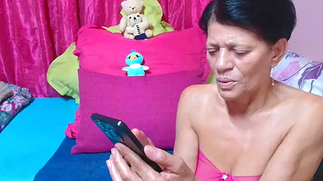 Snapshot of SLUTTYROXY chatting on 02.02.26 SLUTTYROXY online show from 02.02.26