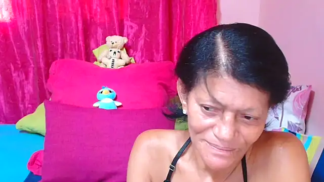 Snapshot of SLUTTYROXY chatting on 02.05.26 SLUTTYROXY online show from 02.05.26