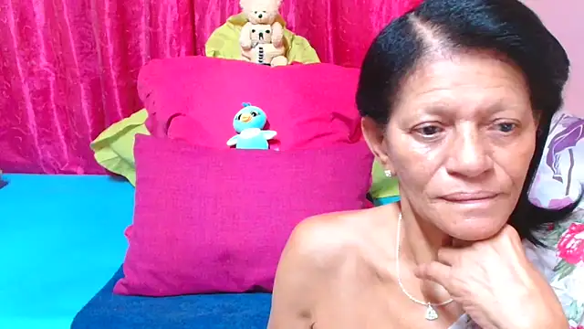 Snapshot of SLUTTYROXY chatting on 02.06.26 SLUTTYROXY online show from 02.06.26