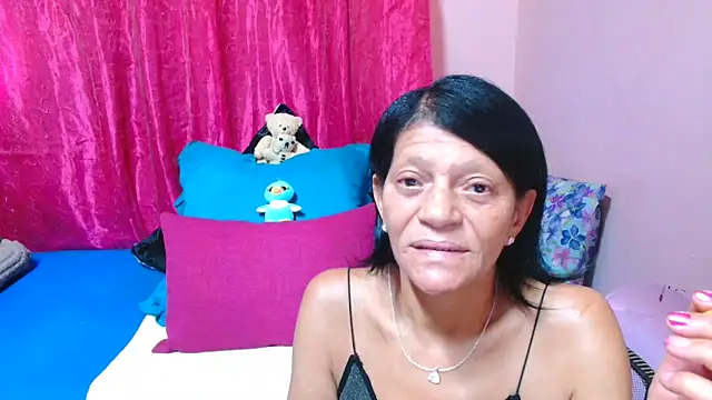 Snapshot of SLUTTYROXY chatting on 02.10.26 SLUTTYROXY online show from 02.10.26