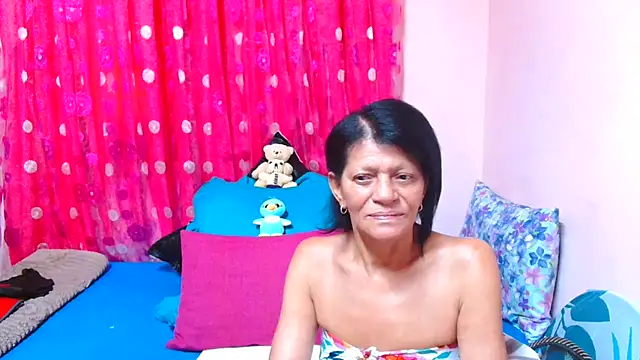 Snapshot of SLUTTYROXY chatting on 02.18.26 SLUTTYROXY online show from 02.18.26