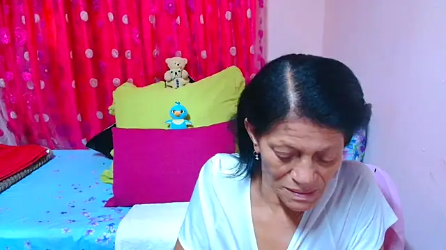 Snapshot of SLUTTYROXY chatting on 02.24.26 SLUTTYROXY online show from 02.24.26