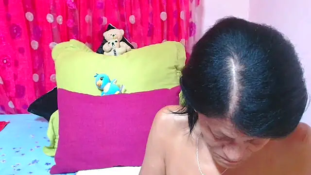 Snapshot of SLUTTYROXY chatting on 02.24.26 SLUTTYROXY online show from 02.24.26