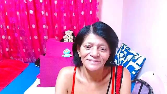 Snapshot of SLUTTYROXY chatting on 03.01.26 SLUTTYROXY online show from 03.01.26