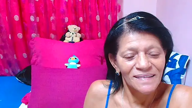 Snapshot of SLUTTYROXY chatting on 03.02.26 SLUTTYROXY online show from 03.02.26