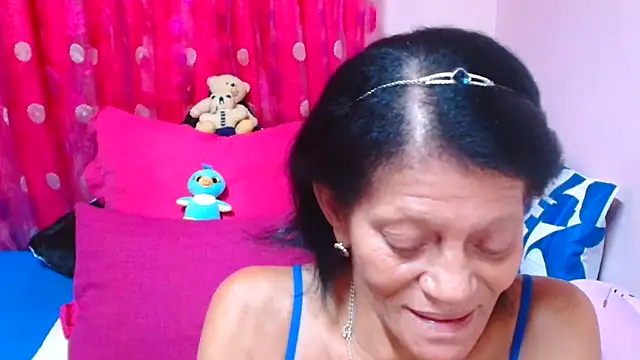 Snapshot of SLUTTYROXY chatting on 03.02.26 SLUTTYROXY online show from 03.02.26