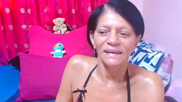 Snapshot of SLUTTYROXY chatting on 03.09.26 SLUTTYROXY online show from 03.09.26