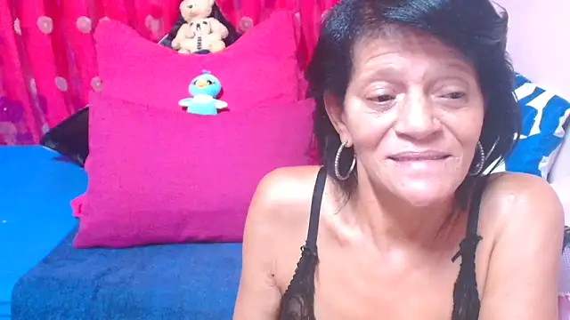 Snapshot of SLUTTYROXY chatting on 03.09.26 SLUTTYROXY online show from 03.09.26