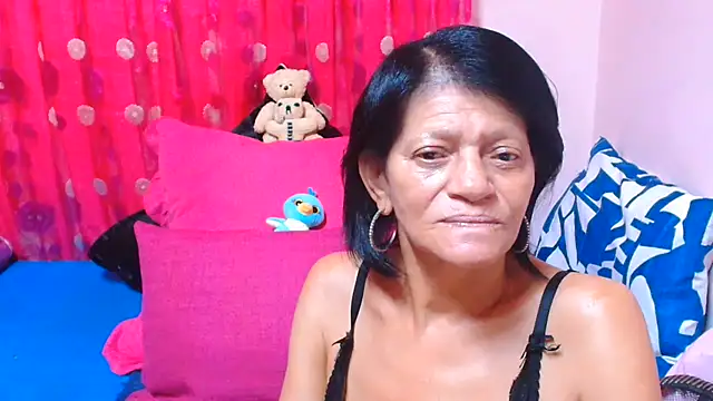 Snapshot of SLUTTYROXY chatting on 03.10.26 SLUTTYROXY online show from 03.10.26