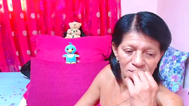 Snapshot of SLUTTYROXY chatting on 03.18.26 SLUTTYROXY online show from 03.18.26