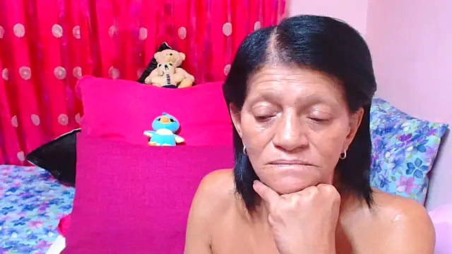 Snapshot of SLUTTYROXY chatting on 03.19.26 SLUTTYROXY online show from 03.19.26