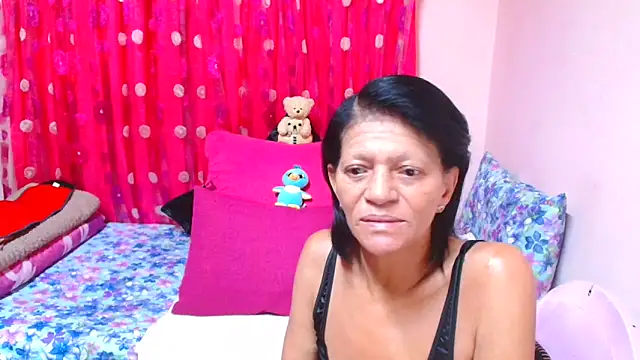 Snapshot of SLUTTYROXY chatting on 03.20.26 SLUTTYROXY online show from 03.20.26