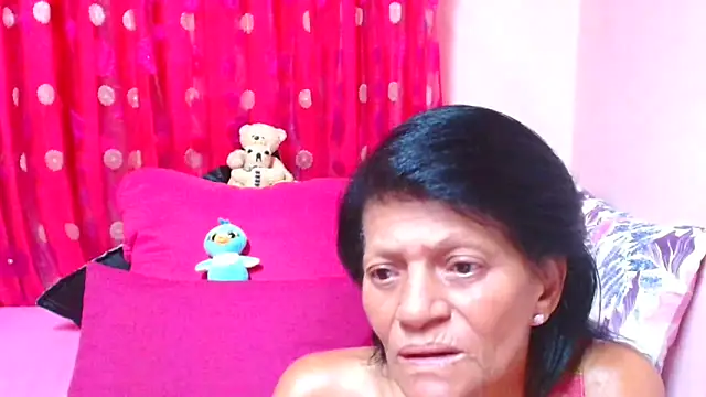 Snapshot of SLUTTYROXY chatting on 03.30.26 SLUTTYROXY online show from 03.30.26