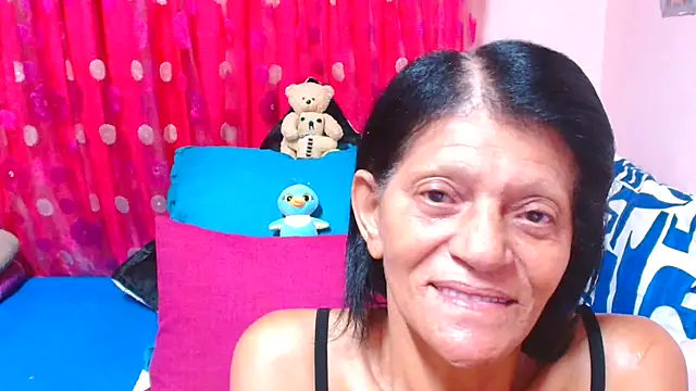 Snapshot of SLUTTYROXY chatting on 04.05.26 SLUTTYROXY online show from 04.05.26