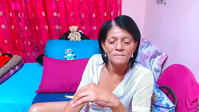 Snapshot of SLUTTYROXY chatting on 04.09.26 SLUTTYROXY online show from 04.09.26